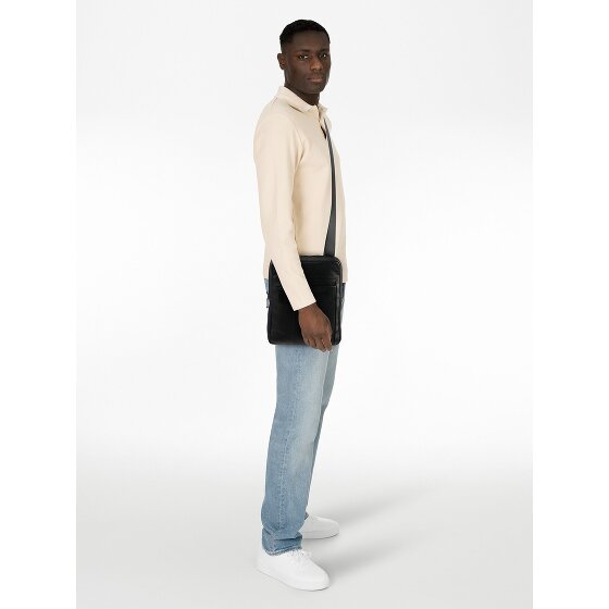 Piquadro Schoudertas Leer 27 cm