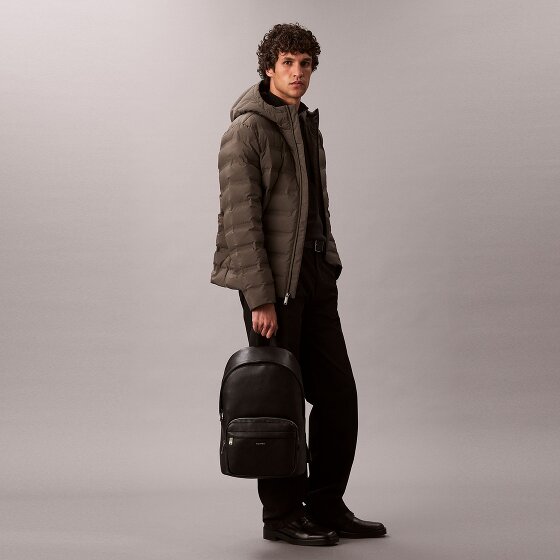 Calvin Klein Raised Dagrugzak 45 cm Laptop compartiment Calvin Klein Raised Dagrugzak 45 cm Laptop compartiment