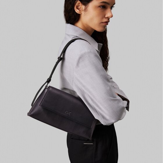 Calvin Klein CK Daily Schoudertas 28 cm Calvin Klein CK Daily Schoudertas 28 cm