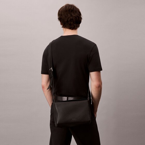 Calvin Klein Micro Pebble Boodschapper 27 cm