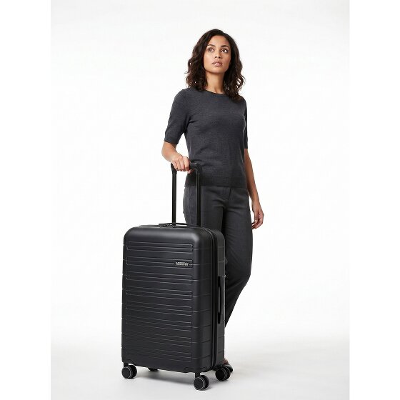 American Tourister Novastream 4 wielen Trolley 67 cm met uitbreidingsplooi