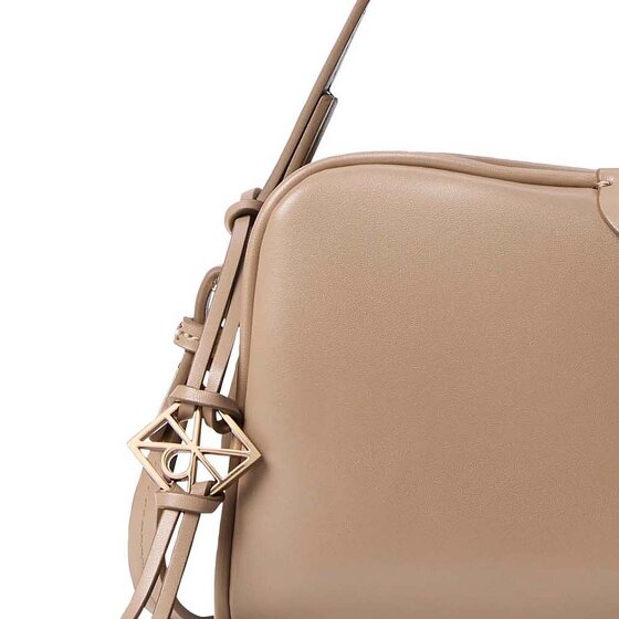 Calvin Klein Embossed Schoudertas 24.5 cm