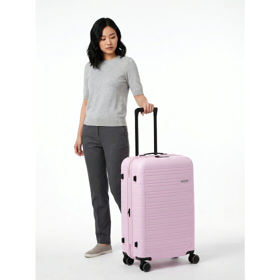 American Tourister Novastream 4 wielen Trolley 67 cm met uitbreidingsplooi
