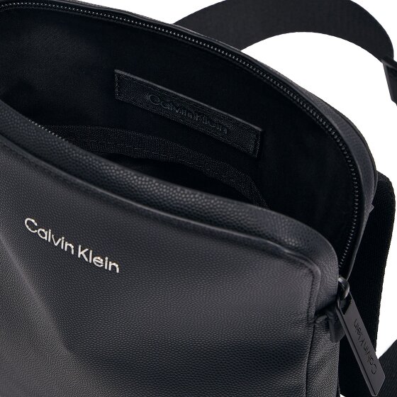 Calvin Klein CK Must Mini tas Schoudertas 18 cm Calvin Klein CK Must Mini tas Schoudertas 18 cm